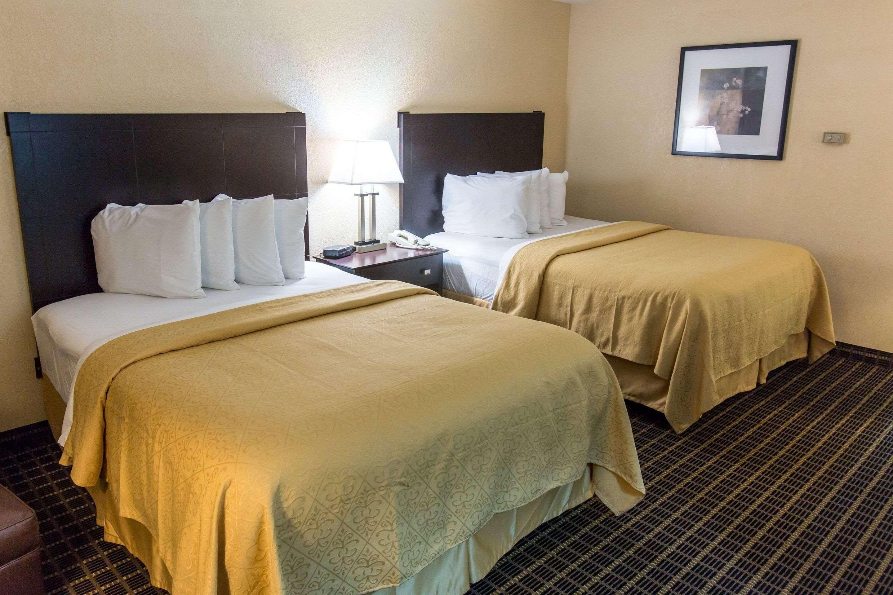 Quality Inn & Suites Big Rapids Near University Eksteriør bilde