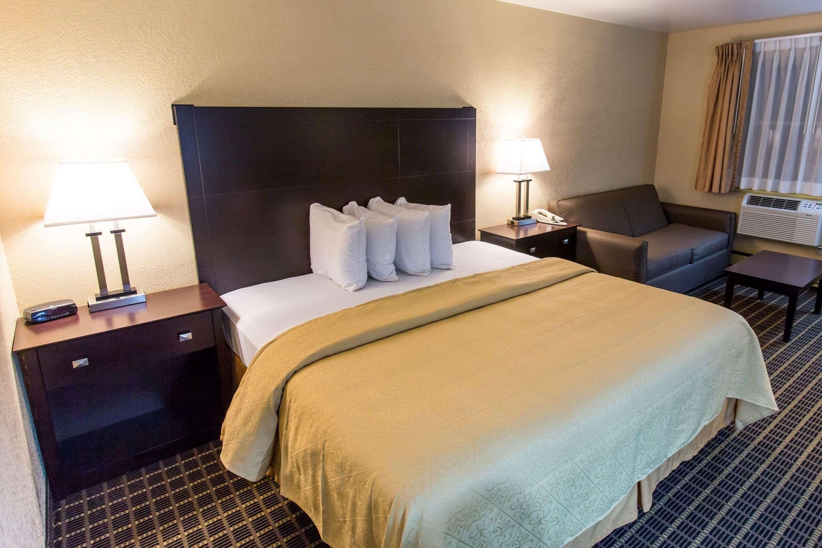 Quality Inn & Suites Big Rapids Near University Eksteriør bilde