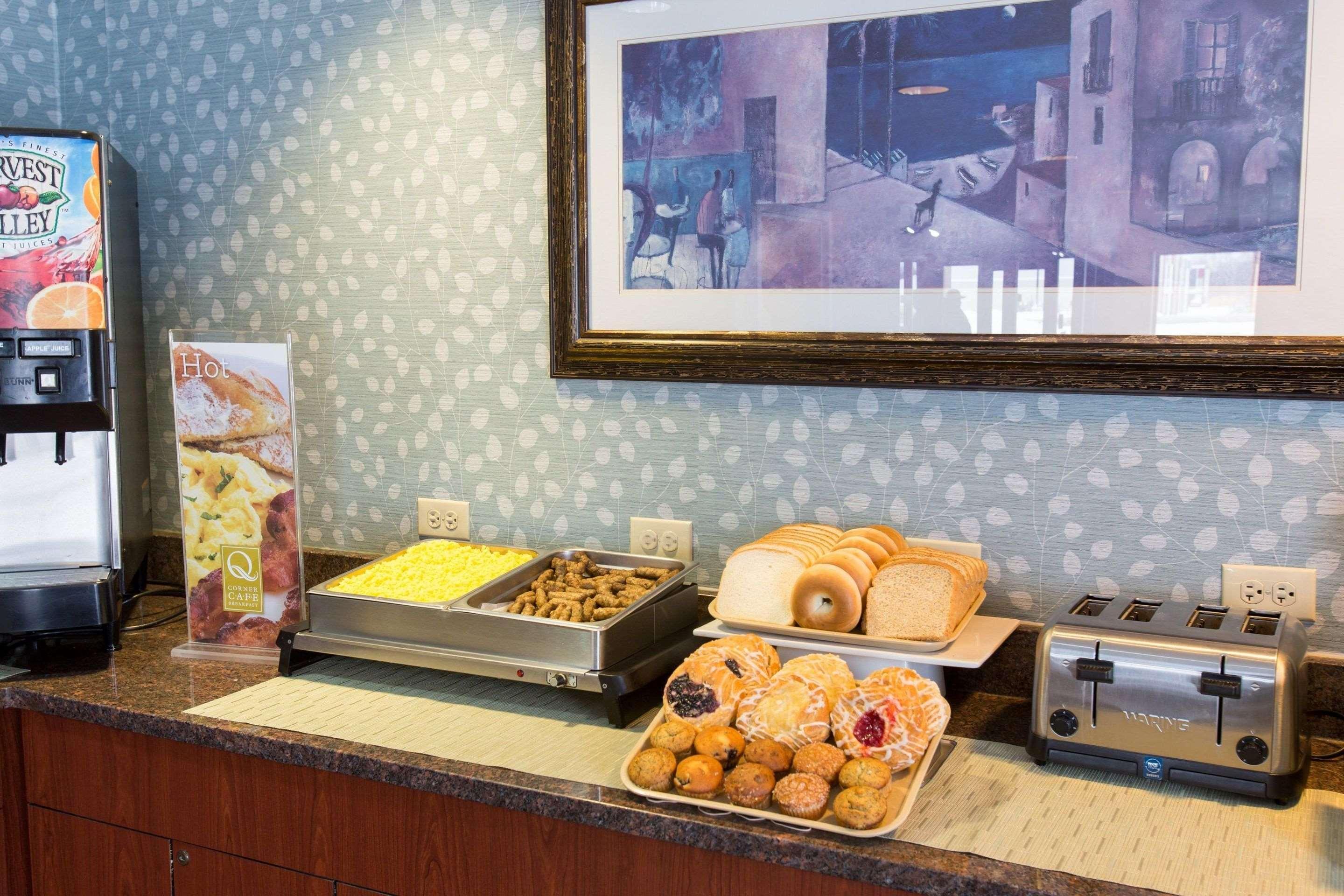 Quality Inn & Suites Big Rapids Near University Eksteriør bilde