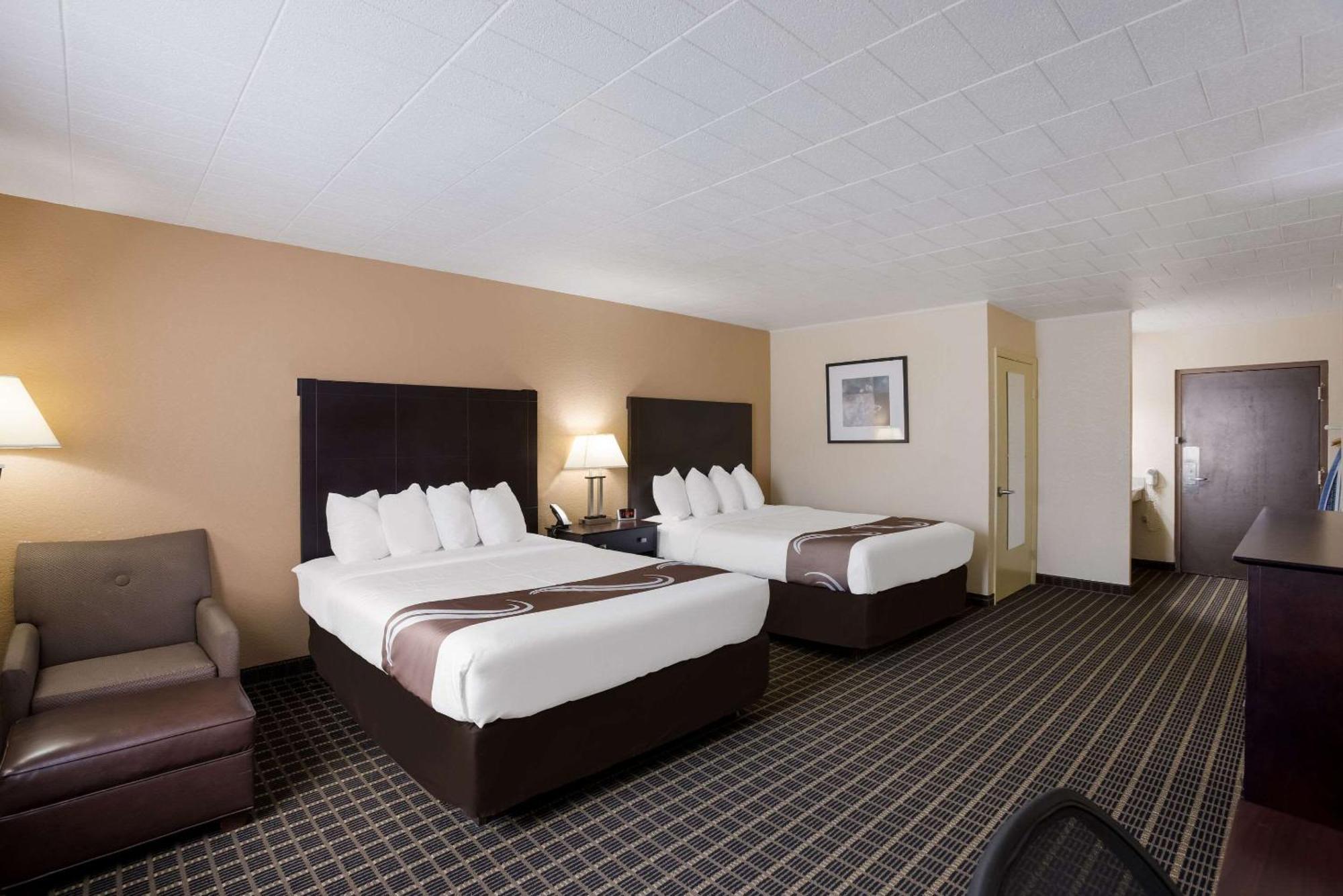Quality Inn & Suites Big Rapids Near University Eksteriør bilde