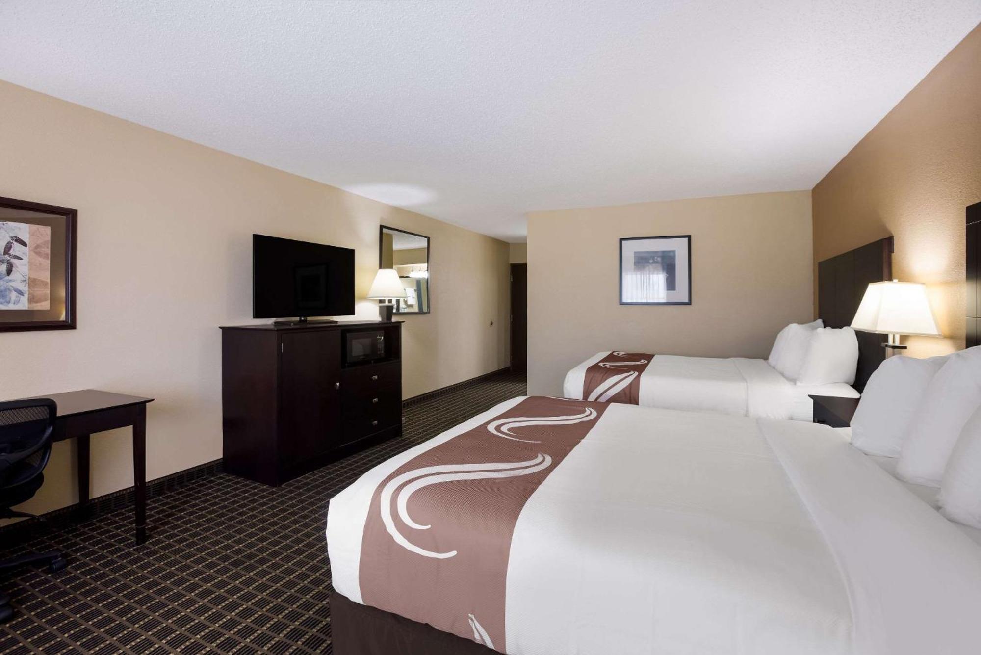 Quality Inn & Suites Big Rapids Near University Eksteriør bilde